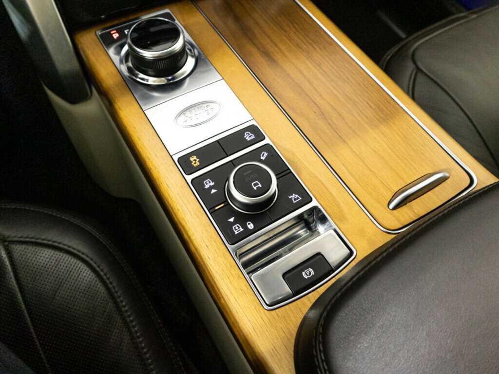 Land Rover Range Rover с пробегом — 2018 год. Фото: #20