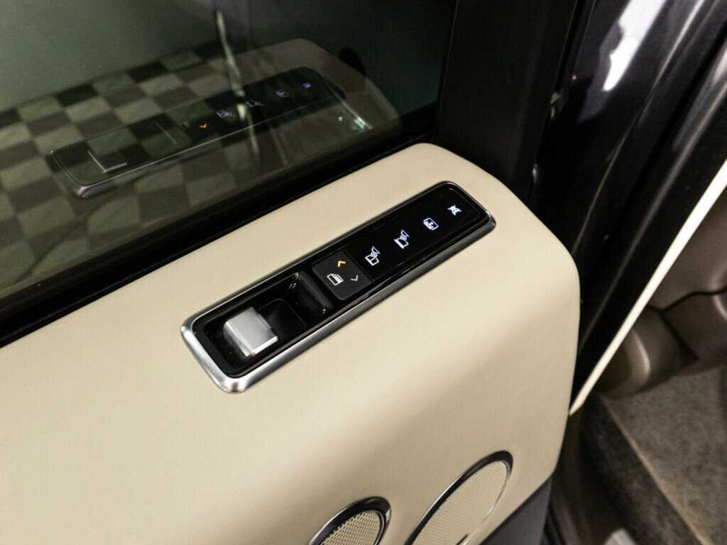 Land Rover Range Rover с пробегом — 2018 год. Фото: #27