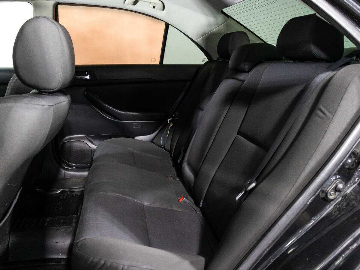Toyota Avensis с пробегом — 2008 год. Фото: #9
