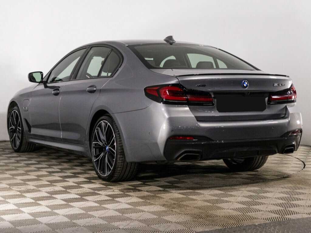 BMW 5 серии с пробегом — 2022 год. Фото: #6