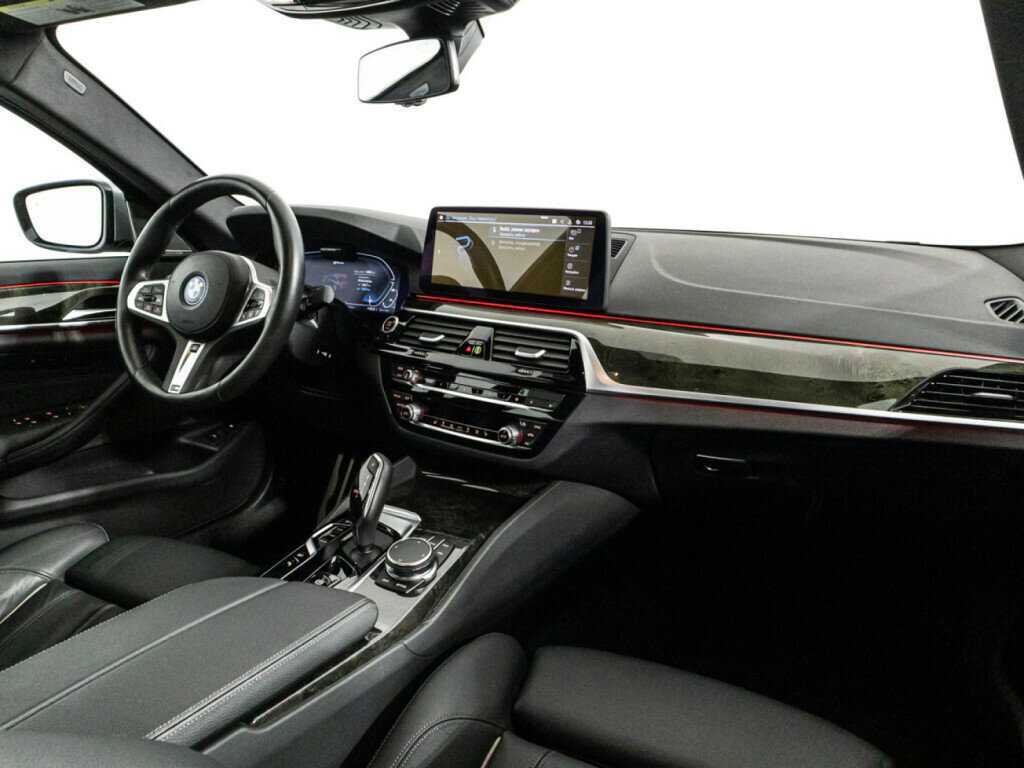 BMW 5 серии с пробегом — 2022 год. Фото: #8