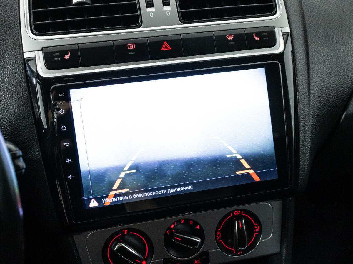 Volkswagen Polo с пробегом — 2013 год. Фото: #15