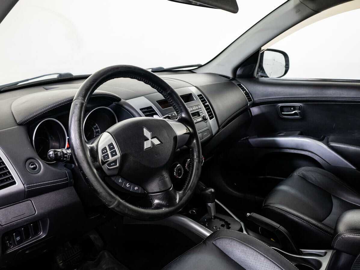 Mitsubishi Outlander с пробегом — 2010 год. Фото: #8