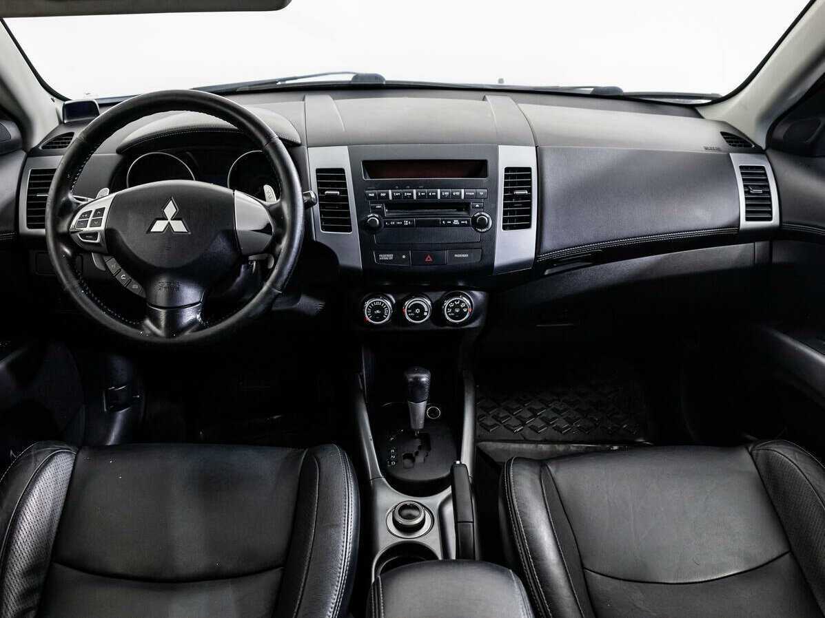 Mitsubishi Outlander с пробегом — 2010 год. Фото: #10