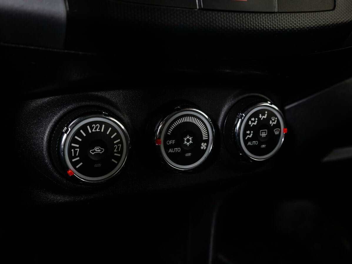 Mitsubishi Outlander с пробегом — 2010 год. Фото: #11