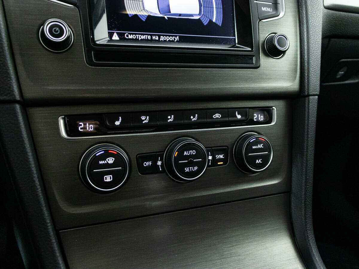 Volkswagen Golf с пробегом — 2012 год. Фото: #16