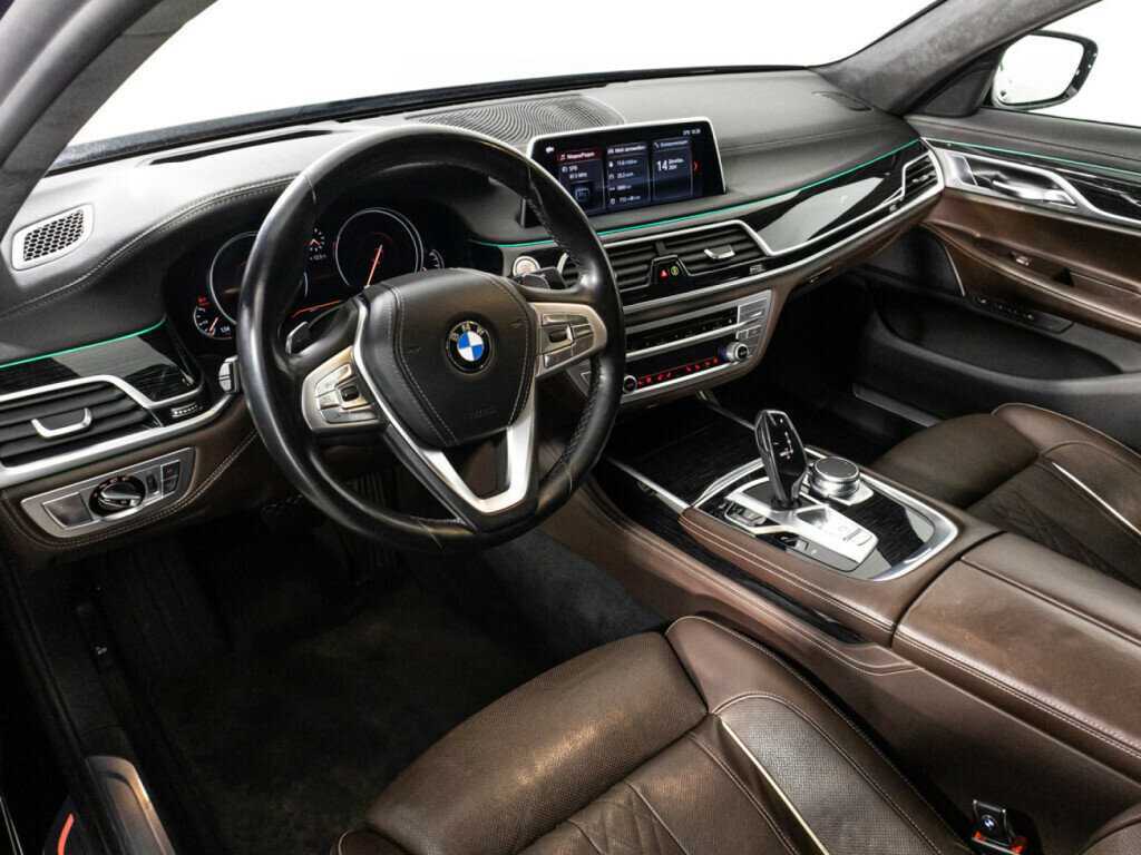 BMW 7 серии с пробегом — 2018 год. Фото: #10