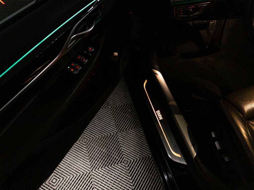 BMW 7 серии с пробегом — 2018 год. Фото: #25