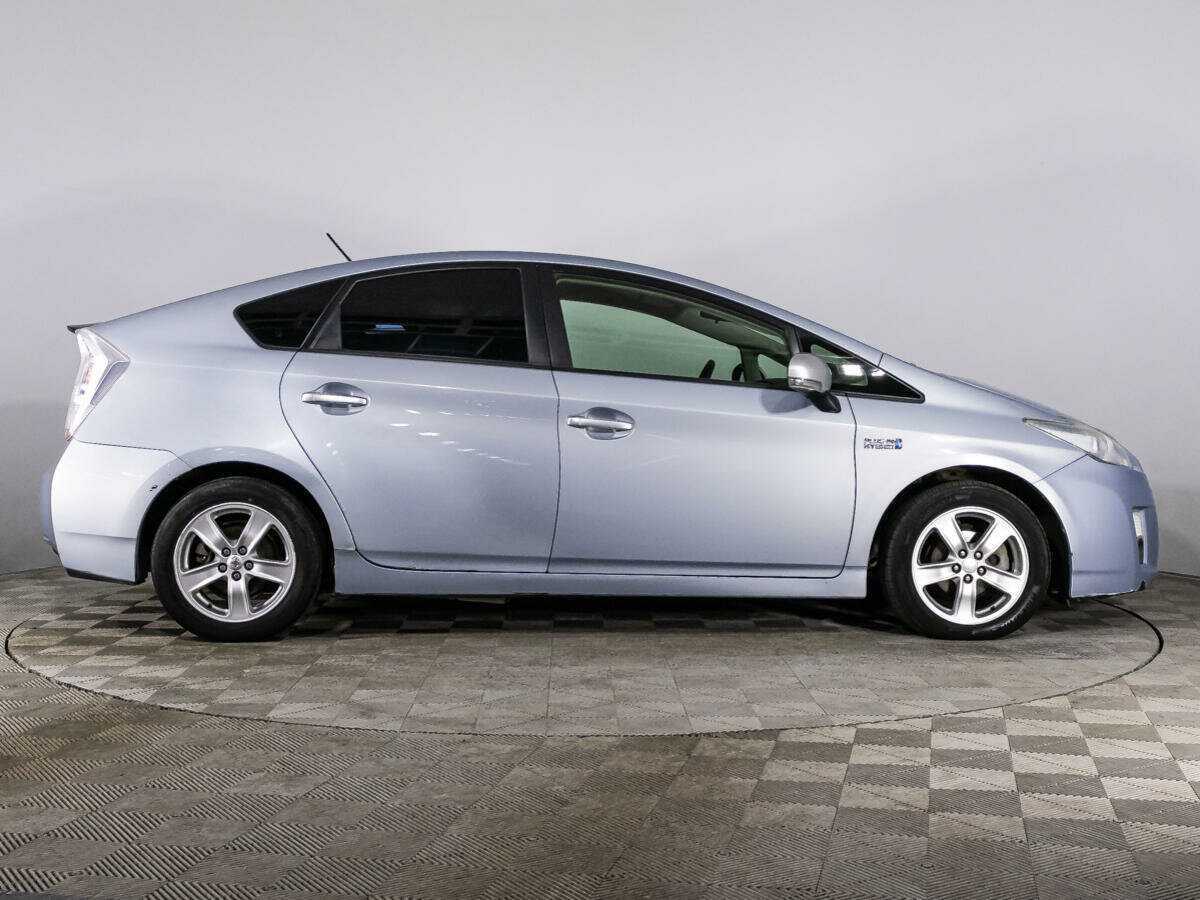 Toyota Prius с пробегом — 2010 год. Фото: #3