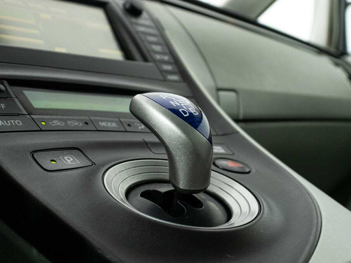 Toyota Prius с пробегом — 2010 год. Фото: #16