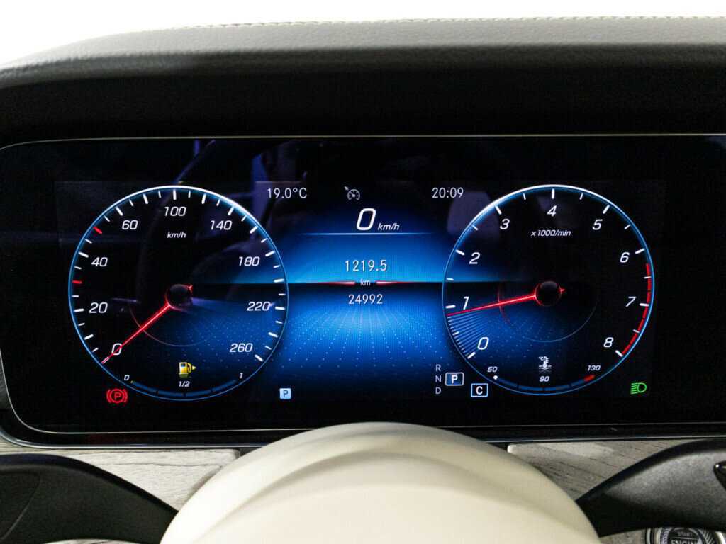 Mercedes-Benz E-Класс с пробегом — 2021 год. Фото: #11