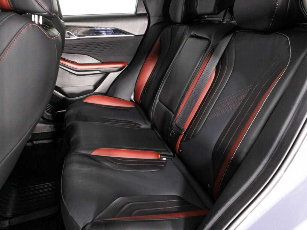 Geely Coolray с пробегом — 2023 год. Фото: #9