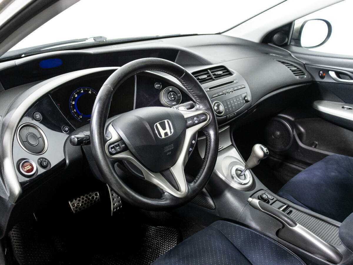 Honda Civic с пробегом — 2008 год. Фото: #10