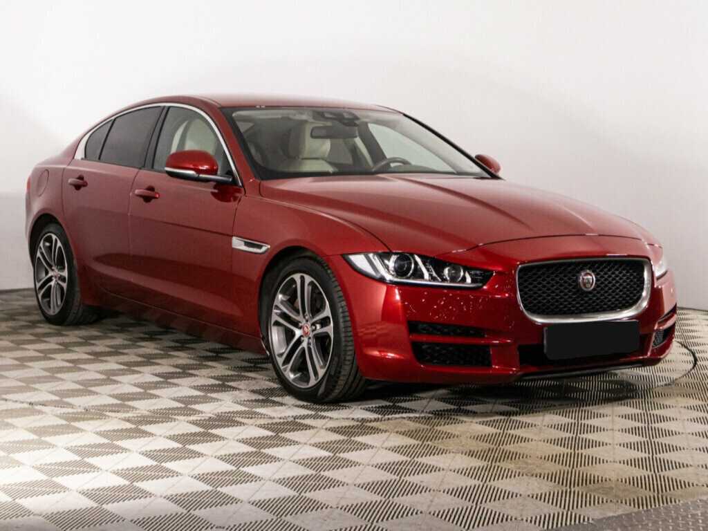 Jaguar XE с пробегом — 2017 год. Фото: #2