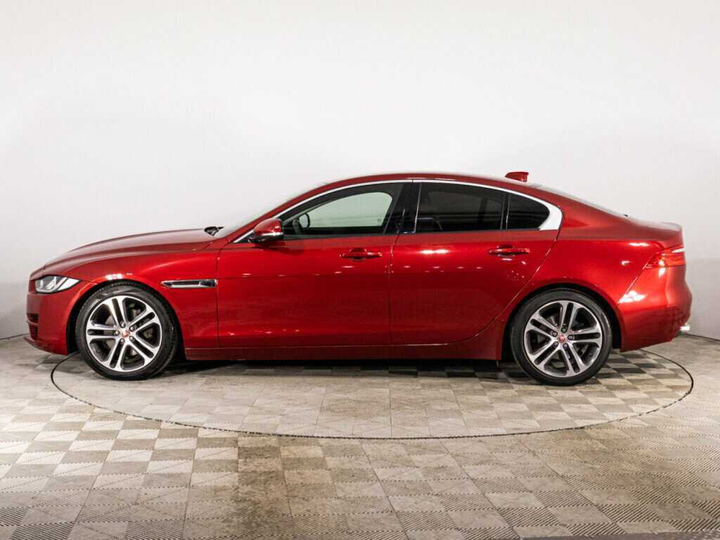 Jaguar XE с пробегом — 2017 год. Фото: #7