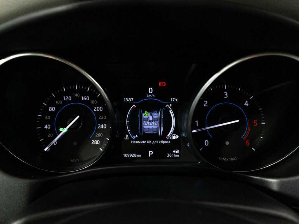 Jaguar XE с пробегом — 2017 год. Фото: #11