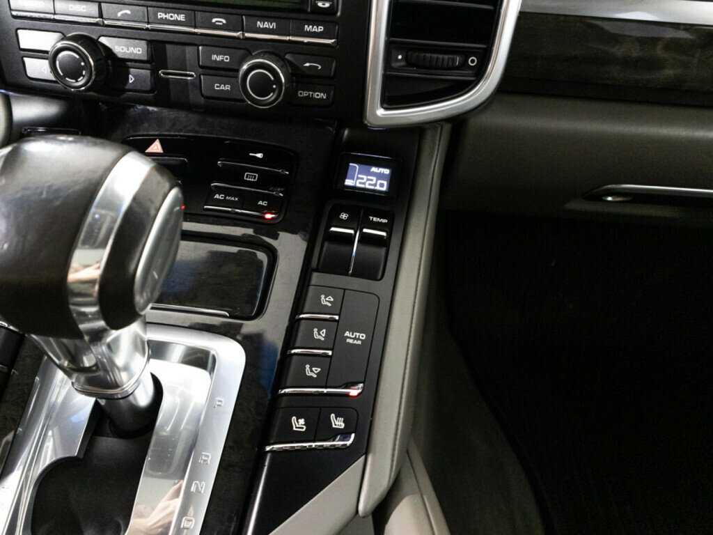 Porsche Cayenne с пробегом — 2010 год. Фото: #18