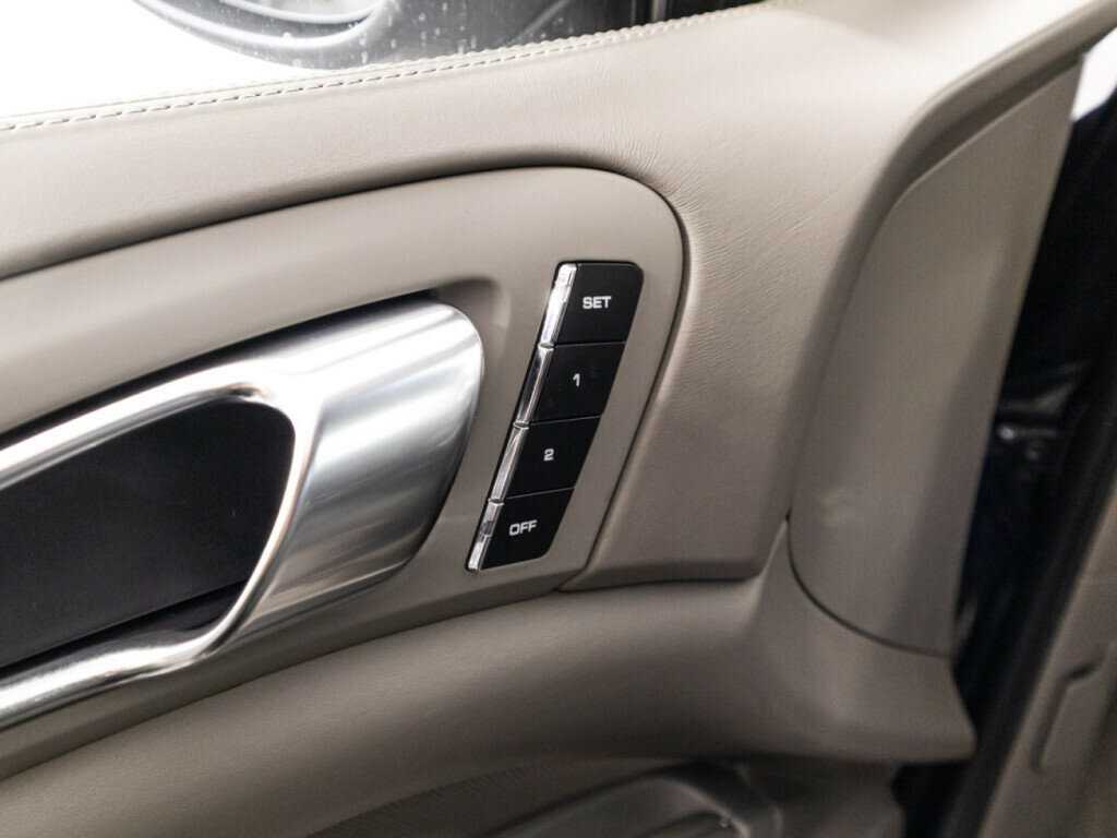 Porsche Cayenne с пробегом — 2010 год. Фото: #22