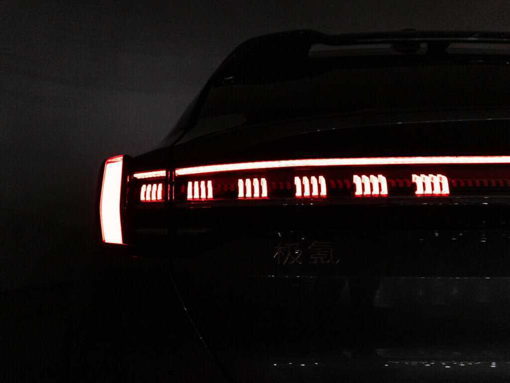 Zeekr 001 с пробегом — 2023 год. Фото: #30