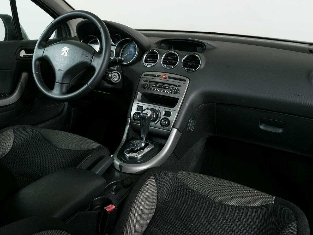 Peugeot 308 с пробегом — 2011 год. Фото: #5