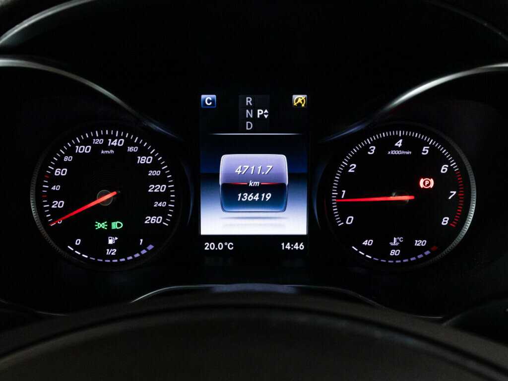 Mercedes-Benz GLC с пробегом — 2015 год. Фото: #11