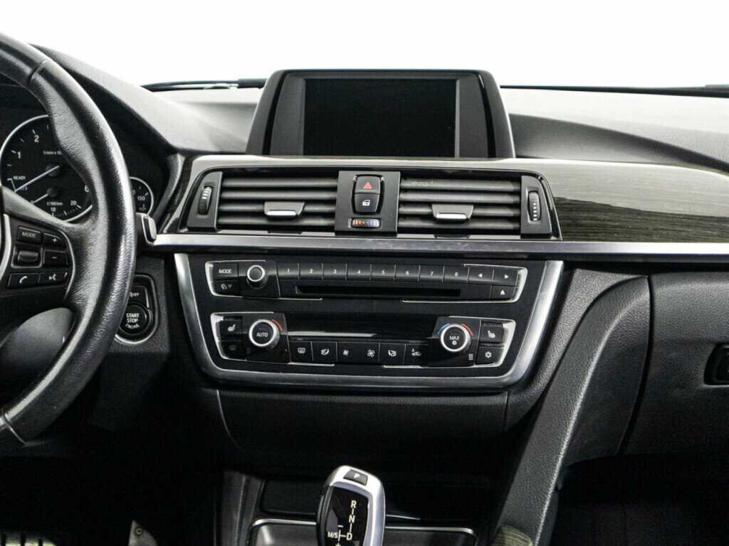 BMW 3 серии с пробегом — 2012 год. Фото: #13