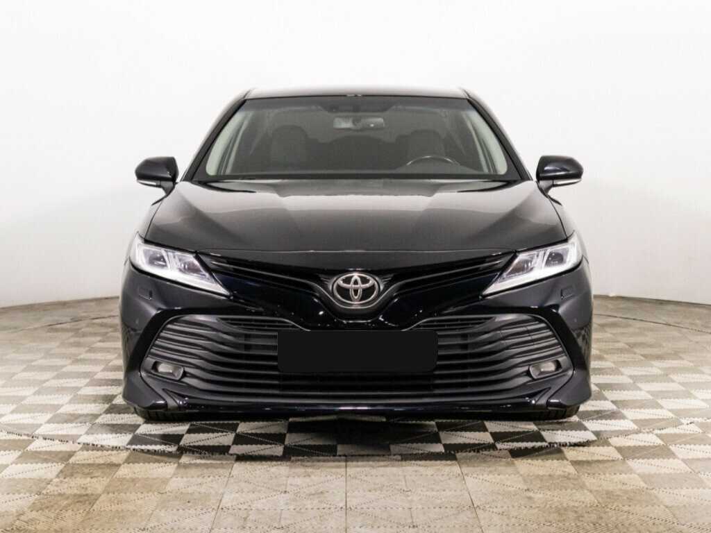 Toyota Camry с пробегом — 2021 год. Фото: #1