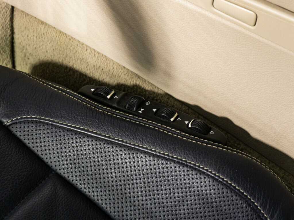 Mercedes-Benz E-Класс с пробегом — 2015 год. Фото: #18