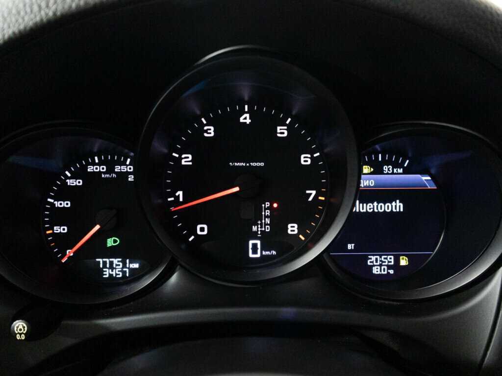 Porsche Macan с пробегом — 2018 год. Фото: #11