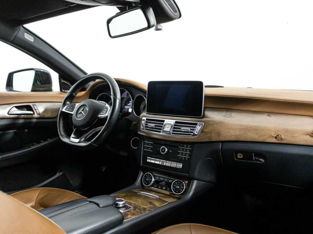 Mercedes-Benz CLS с пробегом — 2015 год. Фото: #8