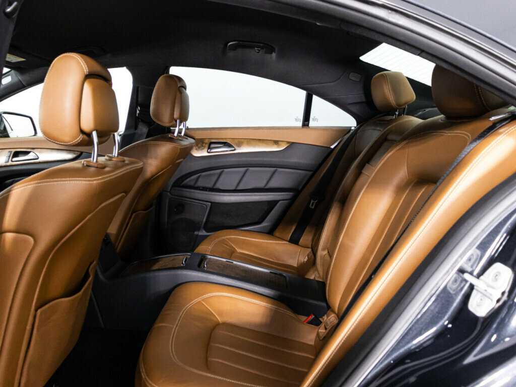Mercedes-Benz CLS с пробегом — 2015 год. Фото: #9