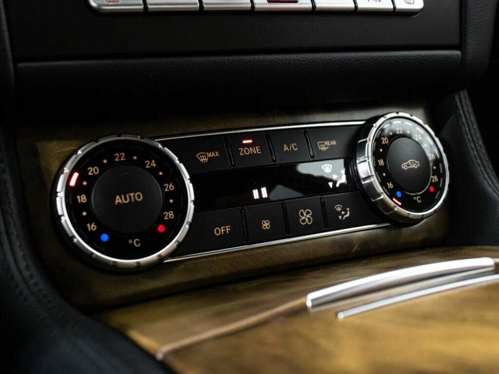 Mercedes-Benz CLS с пробегом — 2015 год. Фото: #16