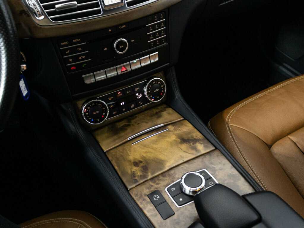 Mercedes-Benz CLS с пробегом — 2015 год. Фото: #18