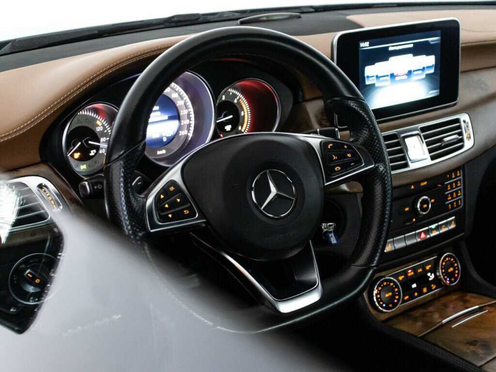 Mercedes-Benz CLS с пробегом — 2015 год. Фото: #29