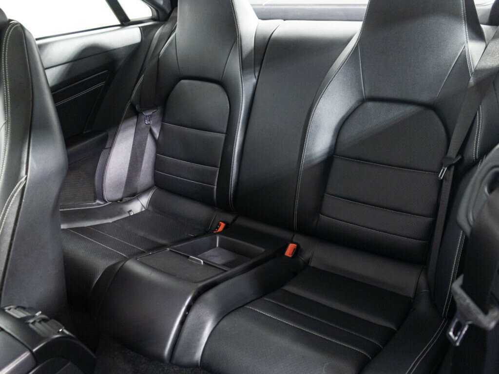 Mercedes-Benz E-Класс с пробегом — 2015 год. Фото: #9