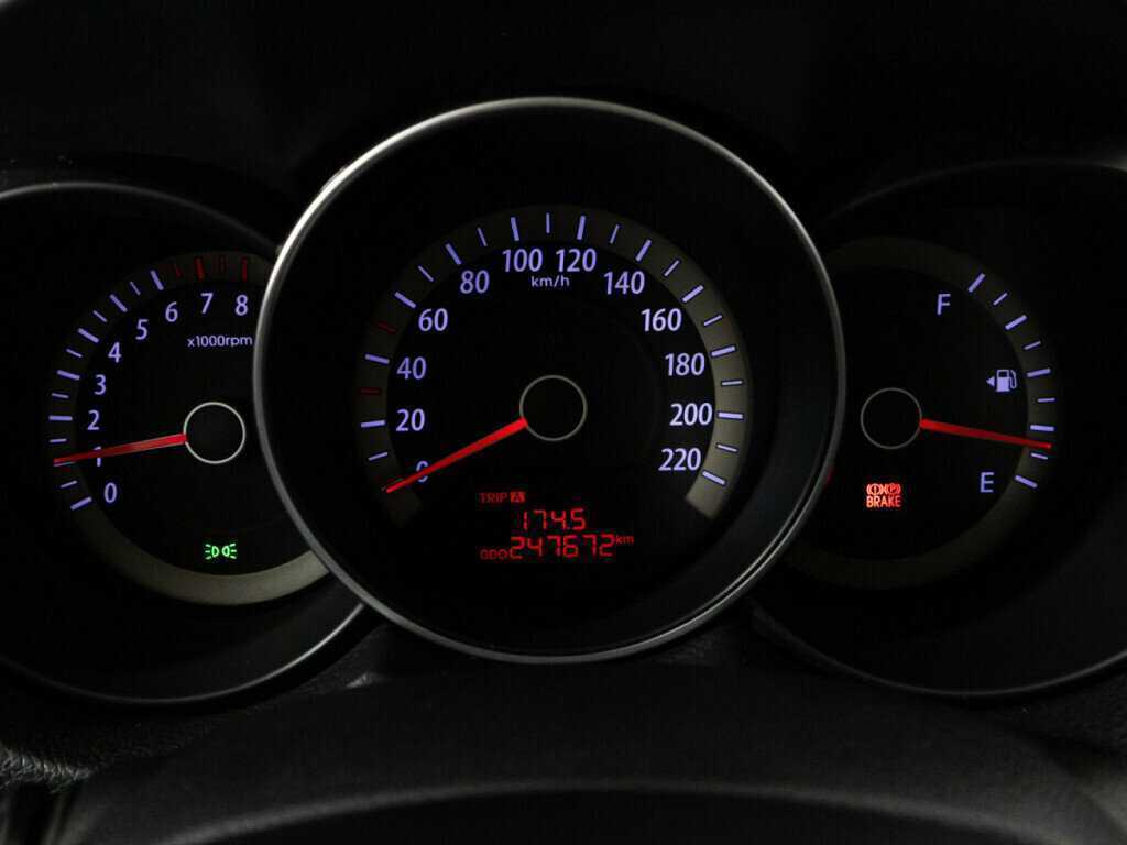 Kia Cerato с пробегом — 2010 год. Фото: #11