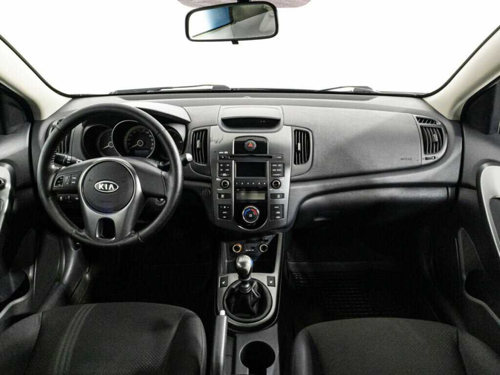 Kia Cerato с пробегом — 2010 год. Фото: #12