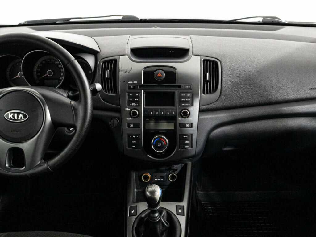 Kia Cerato с пробегом — 2010 год. Фото: #13