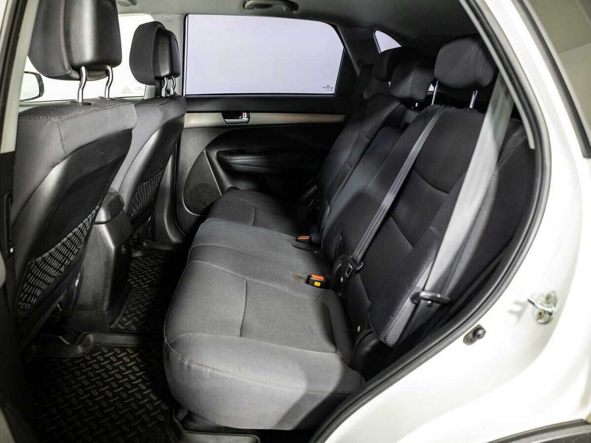 Kia Sorento с пробегом — 2010 год. Фото: #7
