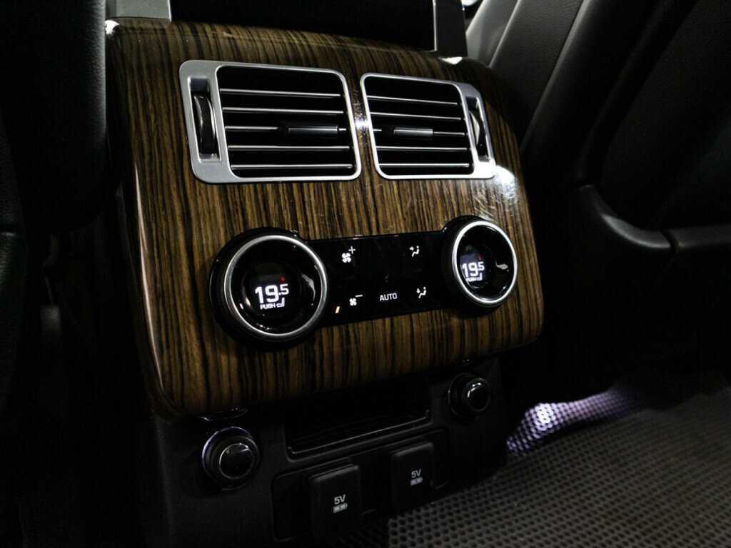 Land Rover Range Rover с пробегом — 2018 год. Фото: #22