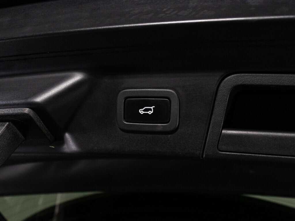 Land Rover Range Rover Velar с пробегом — 2018 год. Фото: #15