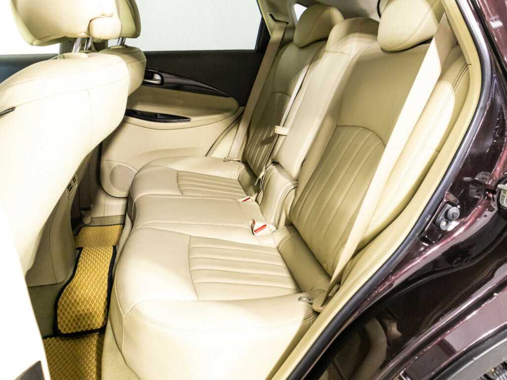 Infiniti EX с пробегом — 2010 год. Фото: #9