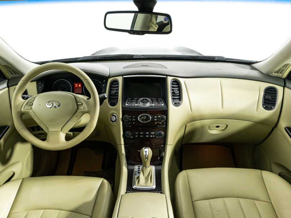 Infiniti EX с пробегом — 2010 год. Фото: #12