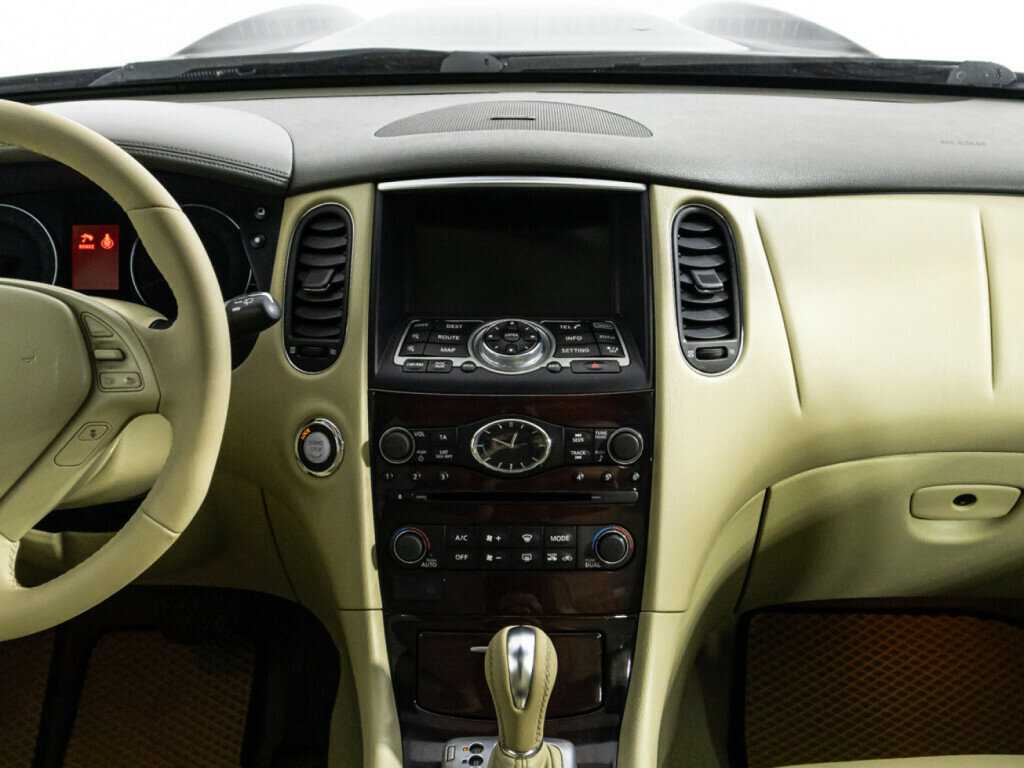 Infiniti EX с пробегом — 2010 год. Фото: #13