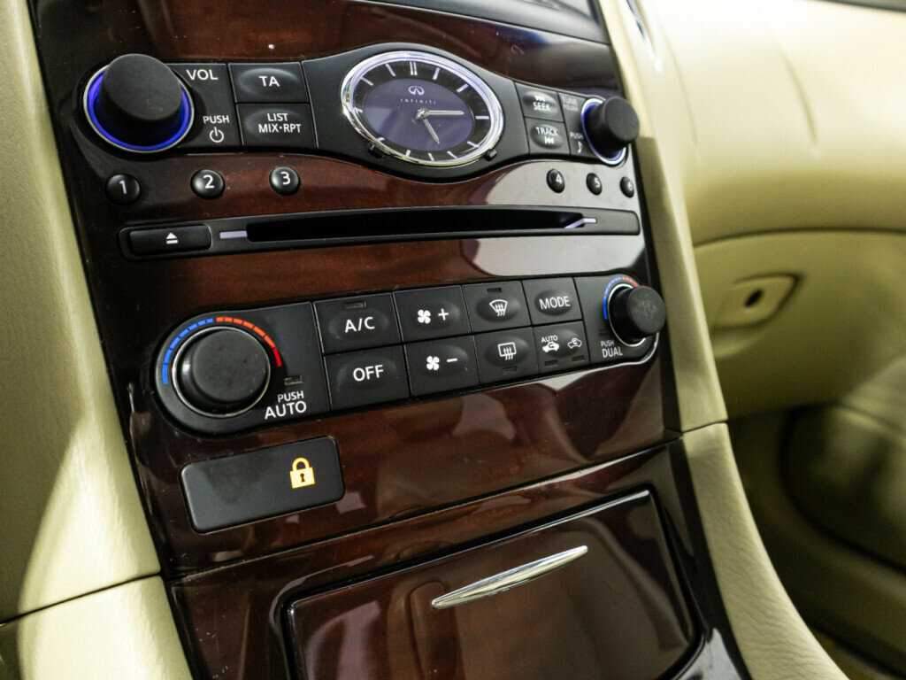 Infiniti EX с пробегом — 2010 год. Фото: #19