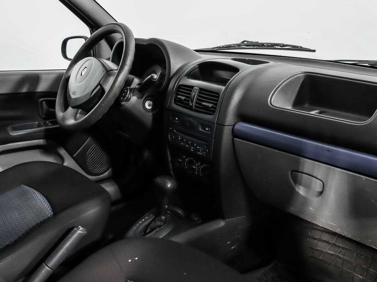 Renault Symbol с пробегом — 2006 год. Фото: #10