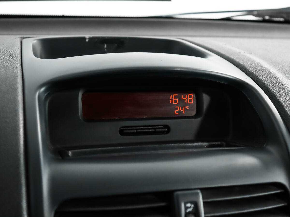 Renault Symbol с пробегом — 2006 год. Фото: #13