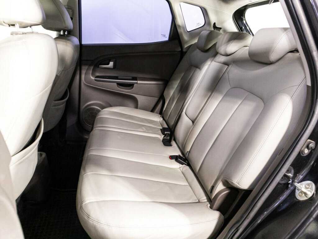 Kia Venga с пробегом — 2012 год. Фото: #9