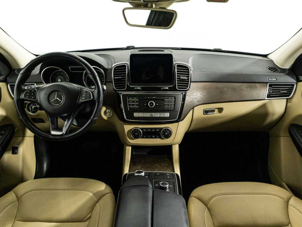 Mercedes-Benz GLE Coupe с пробегом — 2016 год. Фото: #12