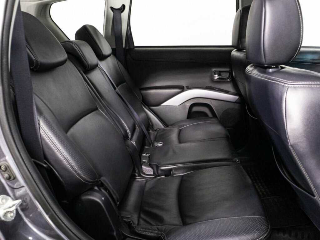 Mitsubishi Outlander с пробегом — 2011 год. Фото: #9